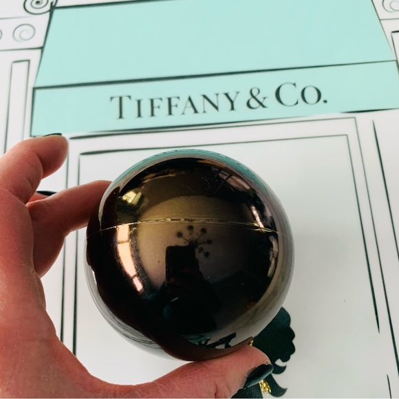 Gucci Parfums Mirrored Brinze Ornament Ball - Picture 7 of 9